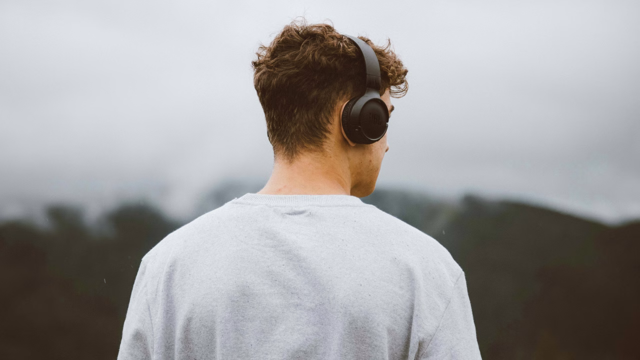 Cómo elegir unos auriculares sin dejarte llevar solo por la marca